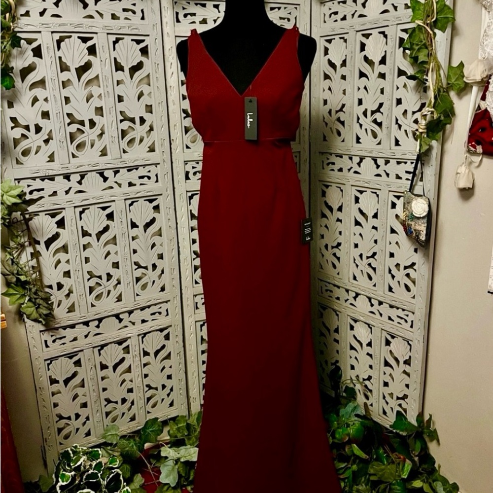 NWT! LULUS LOVELY MAROON RED FITTED WITH TRUMPET SKIRT SLEEVELESS FORMAL DRESS